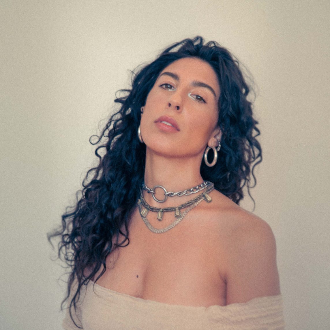 {"ARInfo":{"IsUseAR":false},"Version":"1.0.0","MakeupInfo":{"IsUseMakeup":false},"FaceliftInfo":{"IsChangeEyeLift":false,"IsChangeFacelift":false,"IsChangePostureLift":false,"IsChangeNose":false,"IsChangeFaceChin":false,"IsChangeMouth":false,"IsChangeThinFace":true},"BeautyInfo":{"SwitchMedicatedAcne":false,"IsAIBeauty":false,"IsBrightEyes":false,"IsSharpen":false,"IsOldBeauty":false,"IsReduceBlackEyes":false},"HandlerInfo":{"AppName":2},"FilterInfo":{"IsUseFilter":false}}